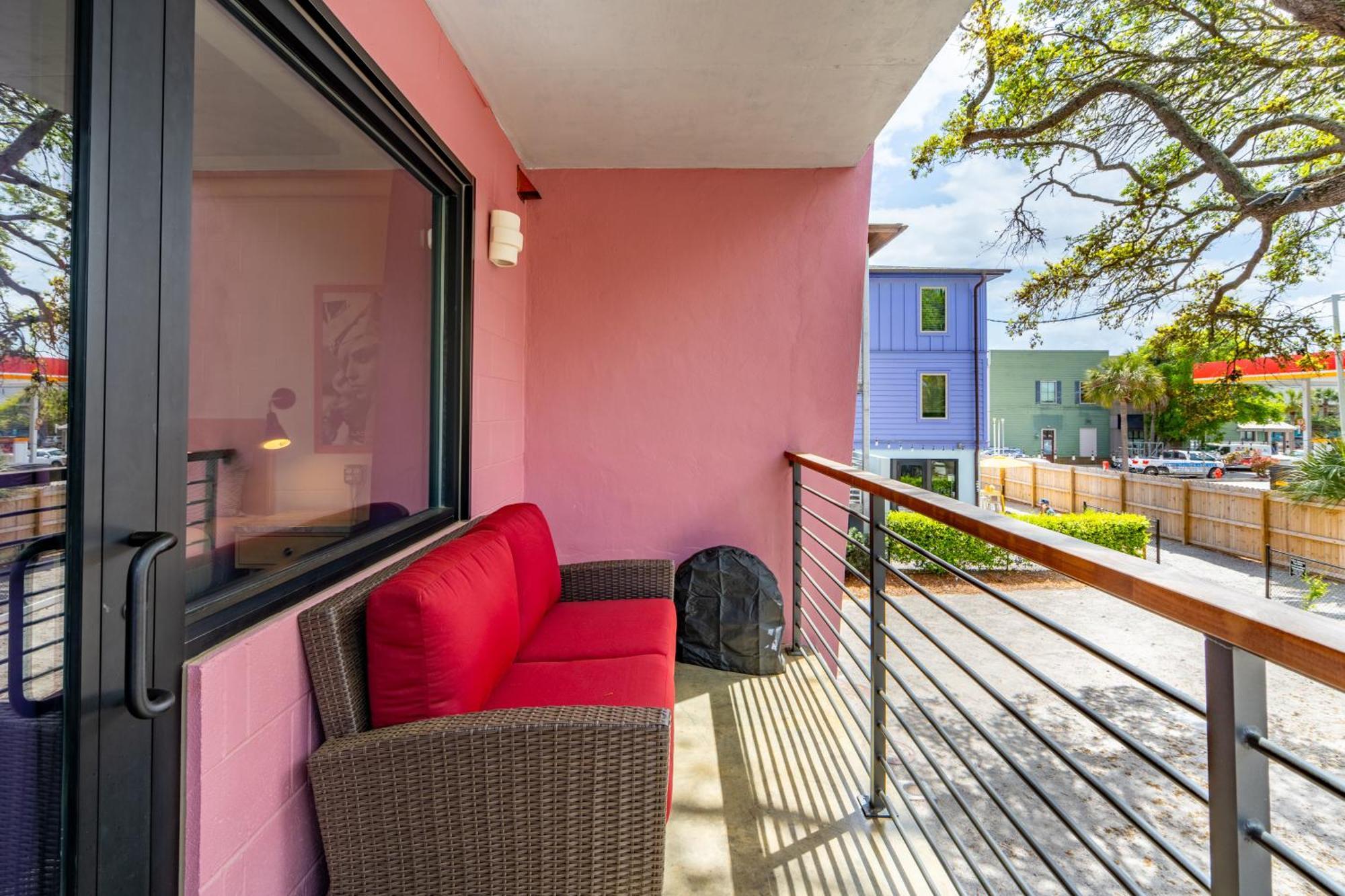 Boutique Vera Hotel In The Heart Of Фоли Бич Экстерьер фото